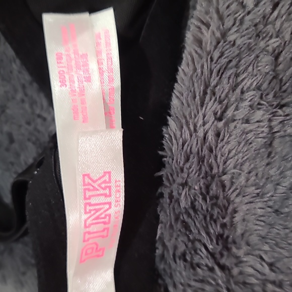 PINK Victoria's Secret Black bra with inner pink cups, new without tags, 36DD - Picture 3 of 4